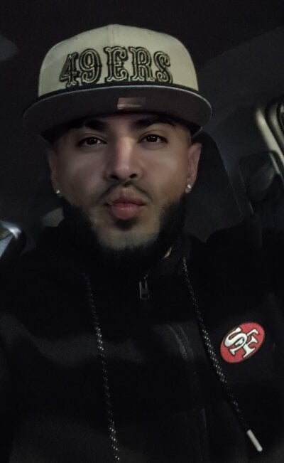 gardy8585 from stripchat