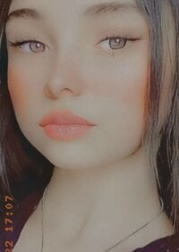 StrAwberrY--'s Offline Chat Room