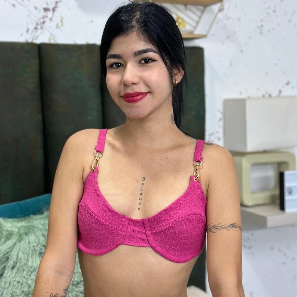 Sophie_Taylors_ profile