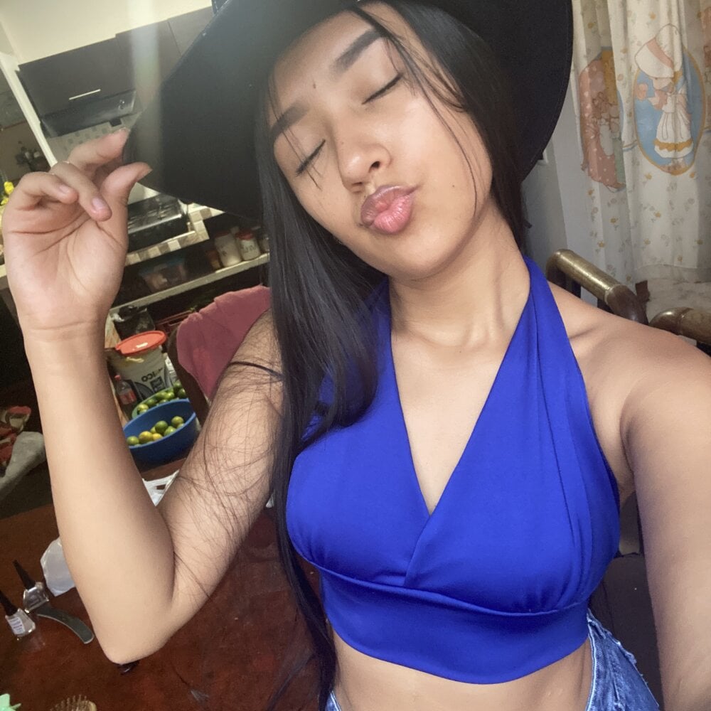 cathy_19 offline XXX-chat