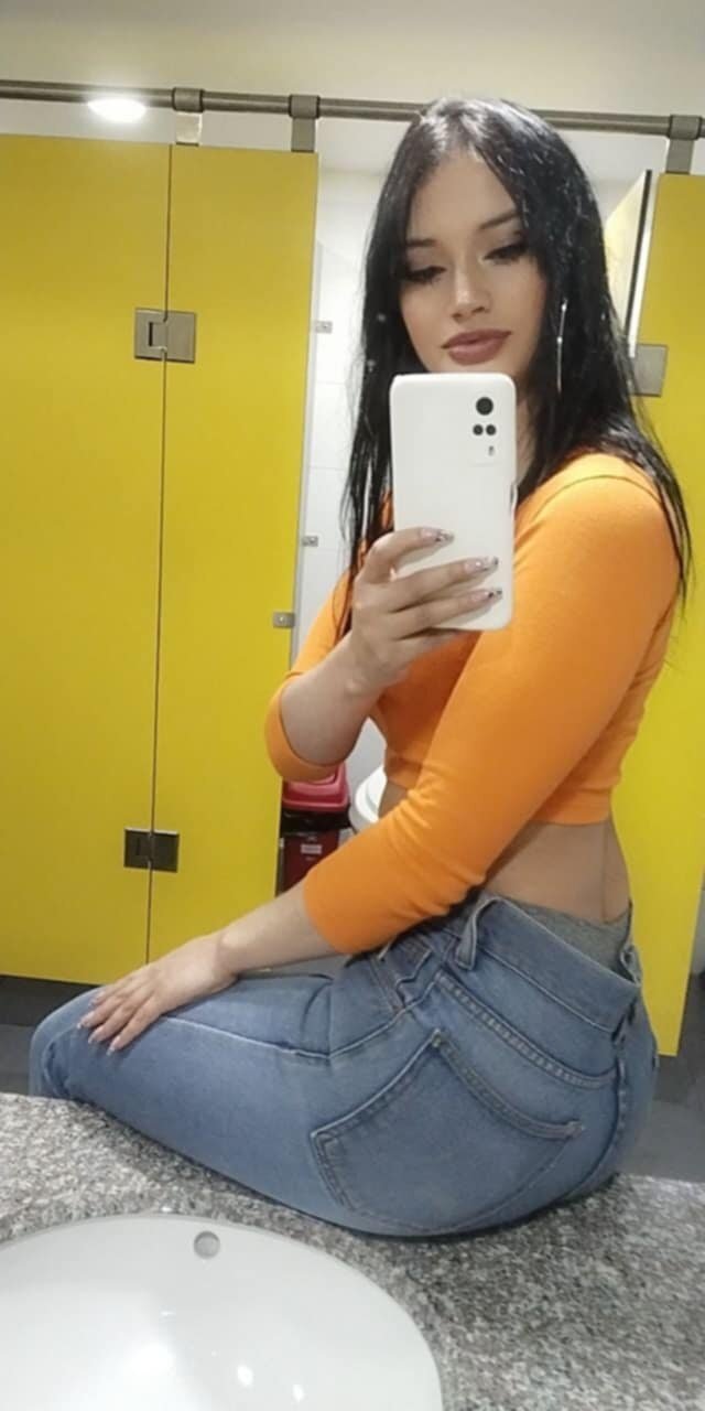 Dalila_White