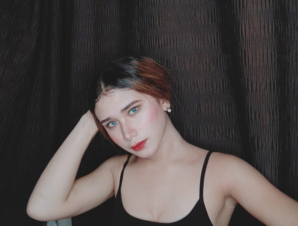 Ur_TransNaughtyx69 profile