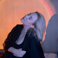 Luna_Lovelyy's Live Sex Cam Show