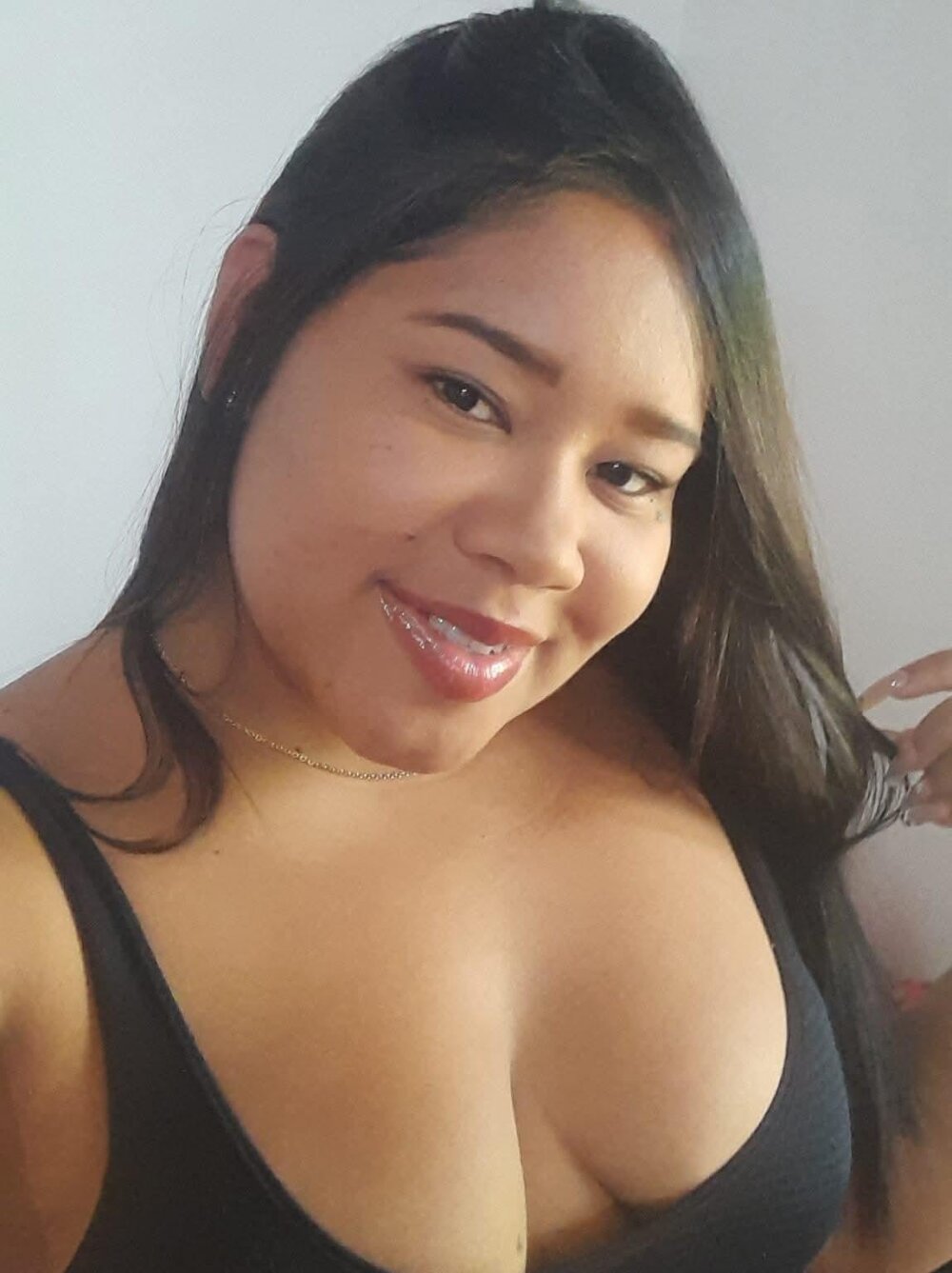 livesex.fan sarahy- livesex profile in you-are-in-heaven-honey cams