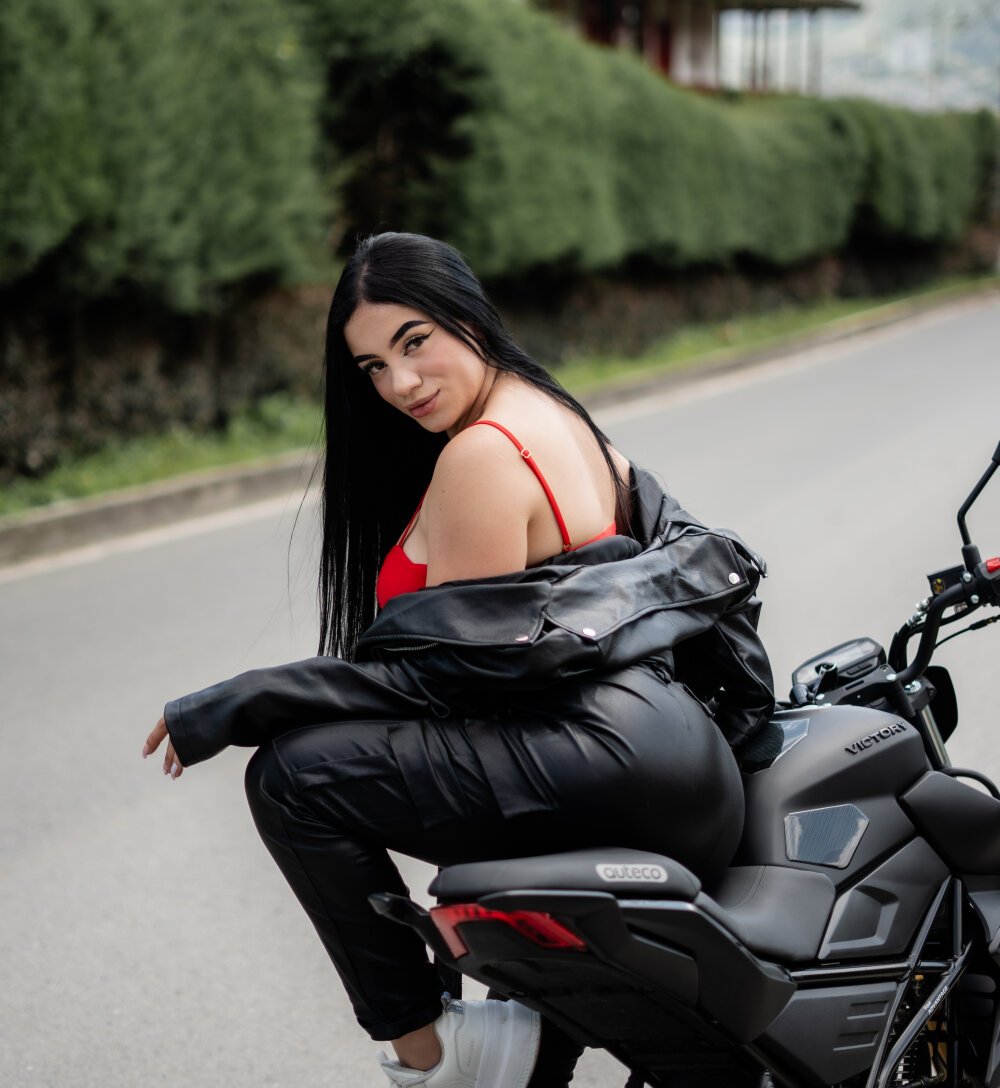 Live sex webcam photo for nicolette_sweet_ #289963256