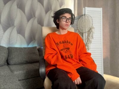 William_Blare Male C2c Nude Webcam