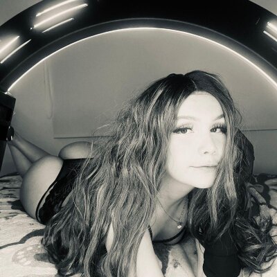 Missdaphne- Live Cam and Statistics on UnifiedCams