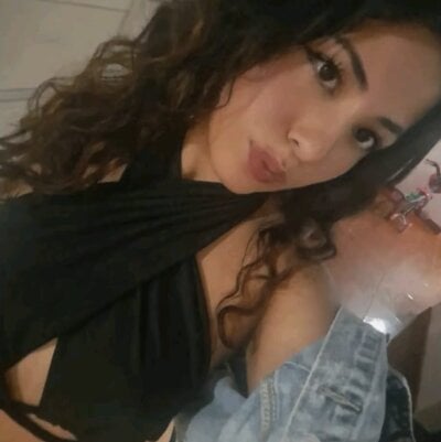 Brownchloe Female Topless Cam Strip