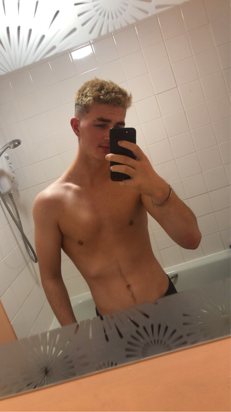 Uk-whiteboy06