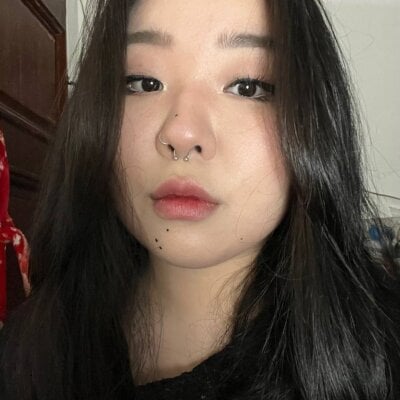 Sweetie_Mei - piercings asian