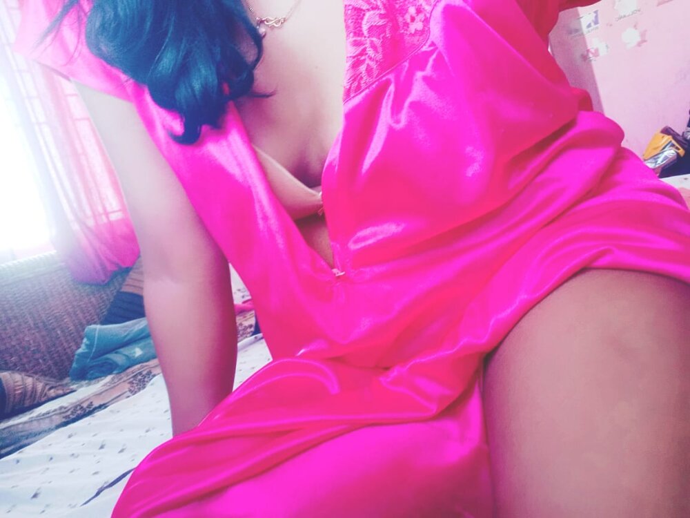 Sexy-Taniya2's Offline XXX Chat