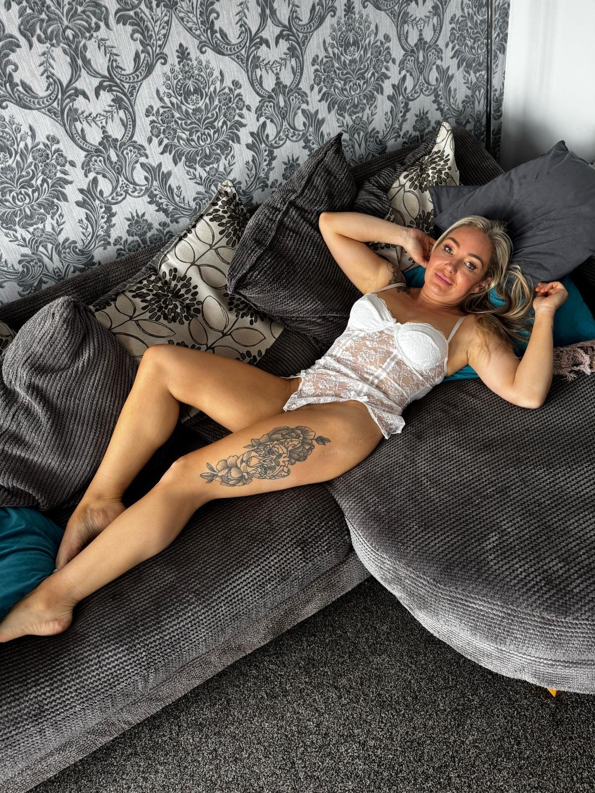 Blonde_BunnieX