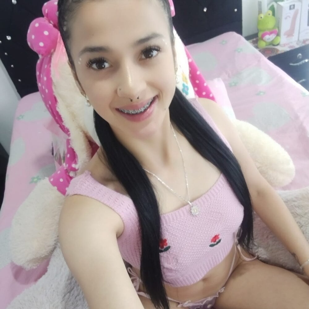 Eimyparkerr live cam model at StripChat