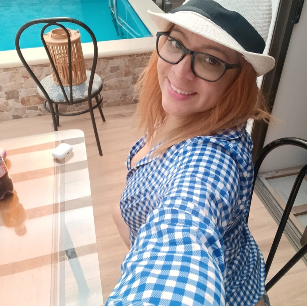 rudecam.live jiah_park livesex profile in on-suitcases cams