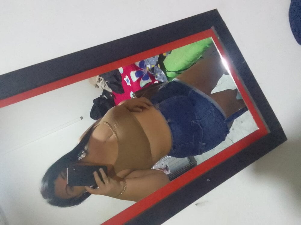 pornos.live sophie-honey livesex profile in hairy cams