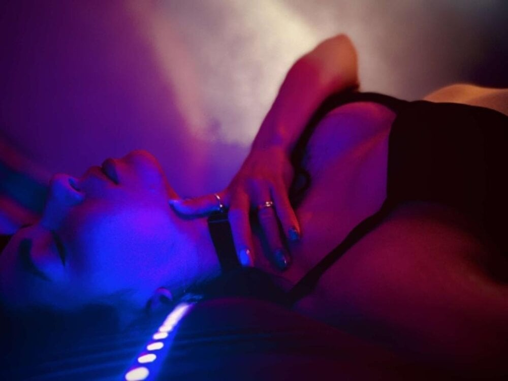 Live sex webcam photo for EmilyCandyy #289948297