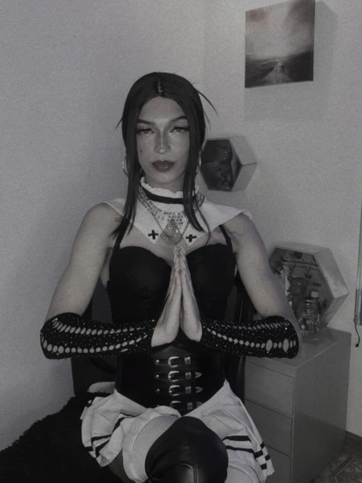 MEGHAN-QUEEN profile