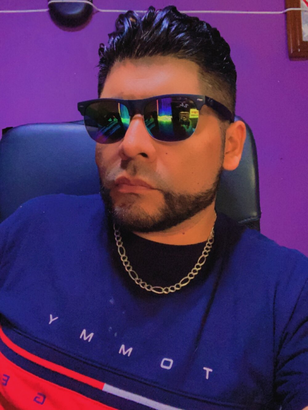RandalHot live cam model at StripChat