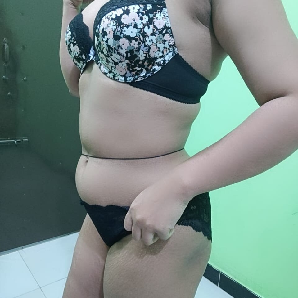 Mishti_Meye Profile Image