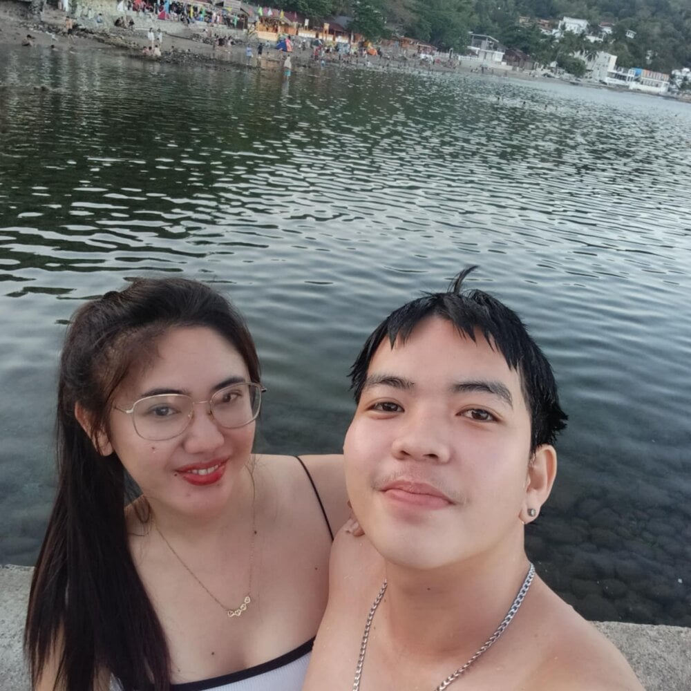 hornycouplecum