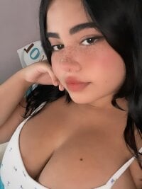 Fernanda-89's Offline Chat Room