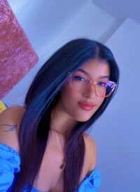 caroline_00403_'s webcam live show