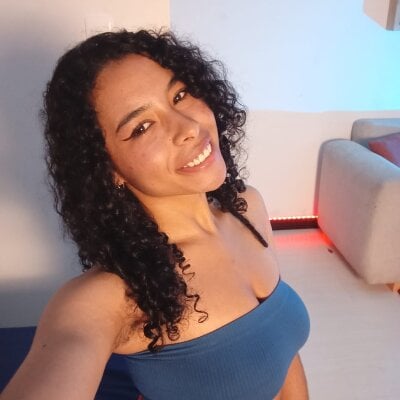Victoria_chavez - trimmed ebony