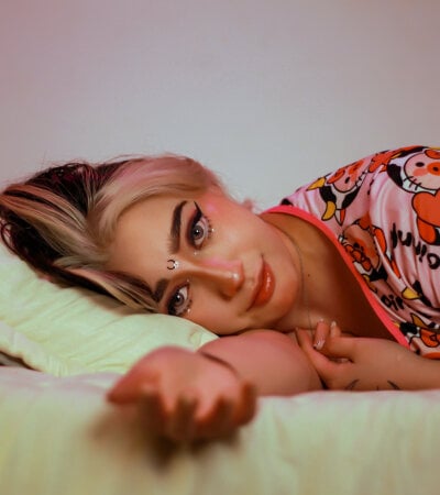 GabyRose9 Live Cam and Statistics on UnifiedCams