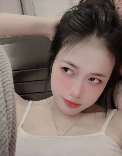 Kim-Anh18 🎃 adult chat