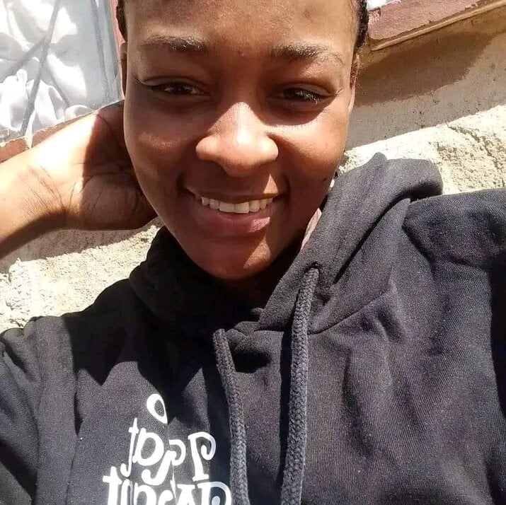 pornos.live sexyluove20 livesex profile in from-a-city-full-of-art cams