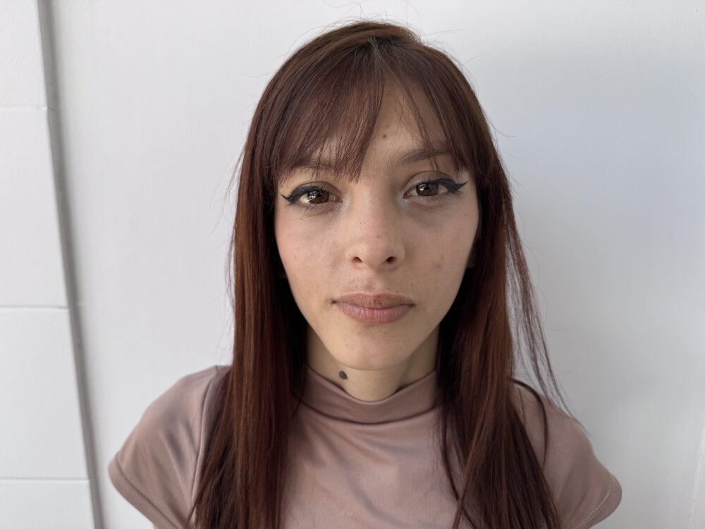 barbiee_collins webcam profile - French Polynesian