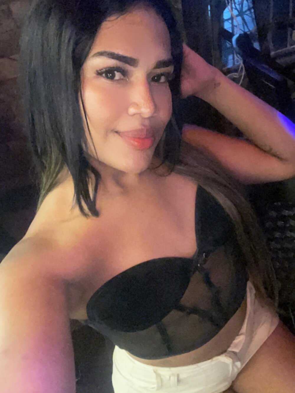 Danii_lan's Offline Chat Room