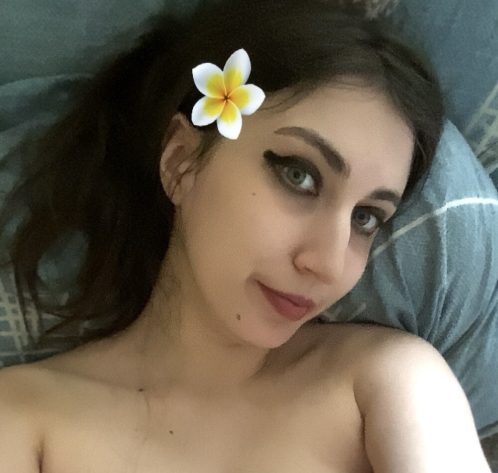 summerkathyy webcam profile - Finnish