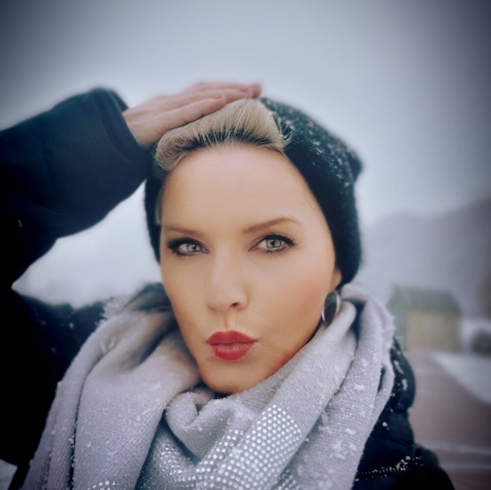 Live sex webcam photo for German_Milf #290259705