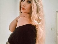 DanizinhaHOT's Offline Chat Room