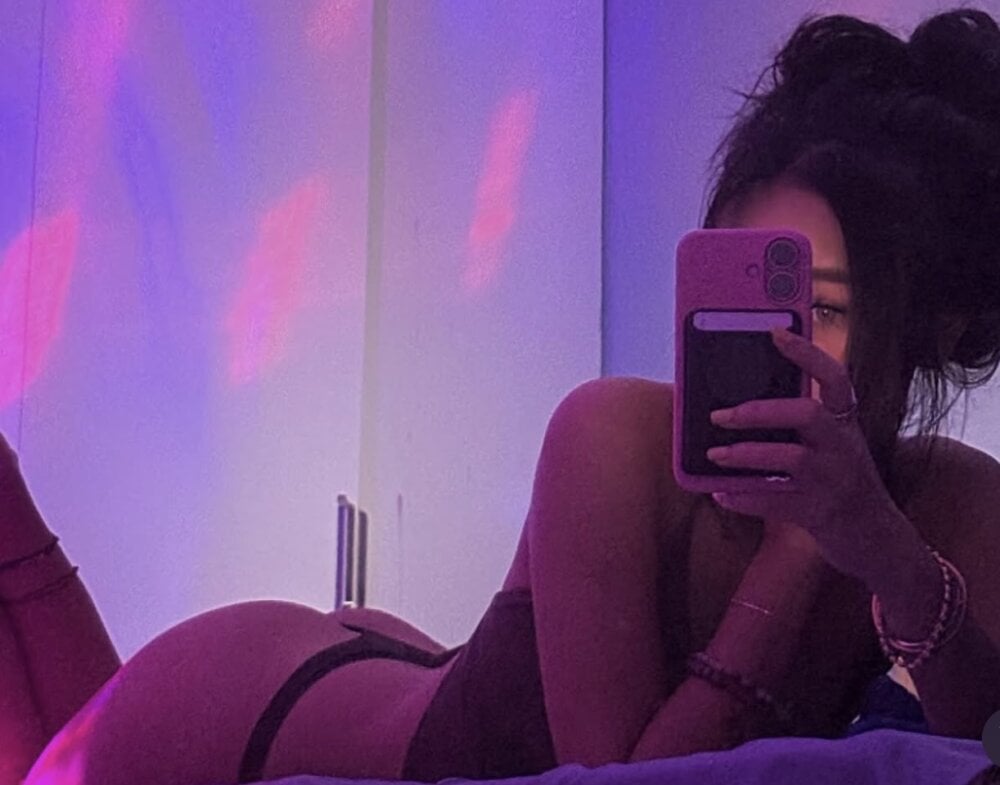 Asian_Lyyyy's Offline XXX Chat