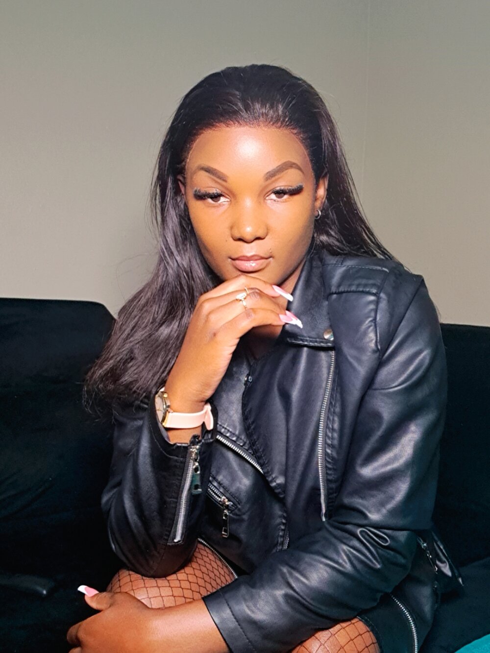 CiCi06 অফলাইন XXX চ্যাট