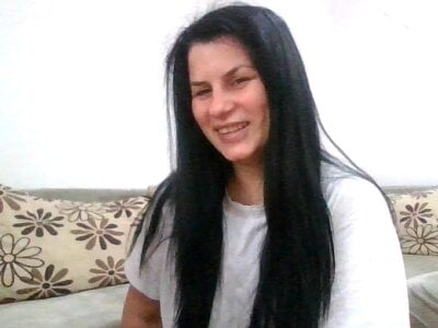 SweetBrunett3 on StripChat