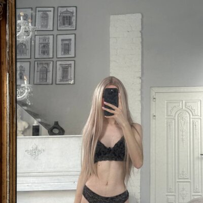 SophiaPond_ - petite blondes