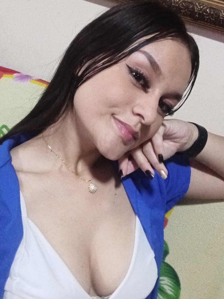 Sandyy_18 👡 cam