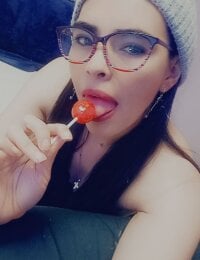 debora_milf00's Offline Chat Room