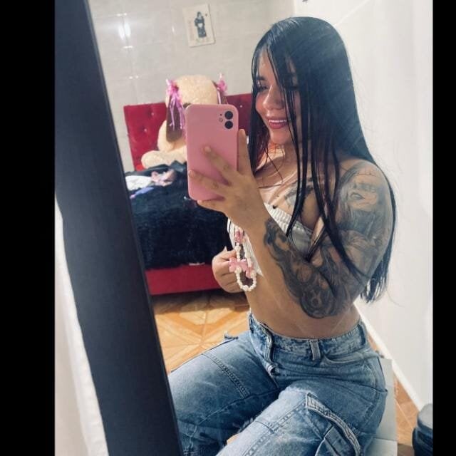 stripchat ivonne_dg webcam profile pic via myliveeroticcams.com