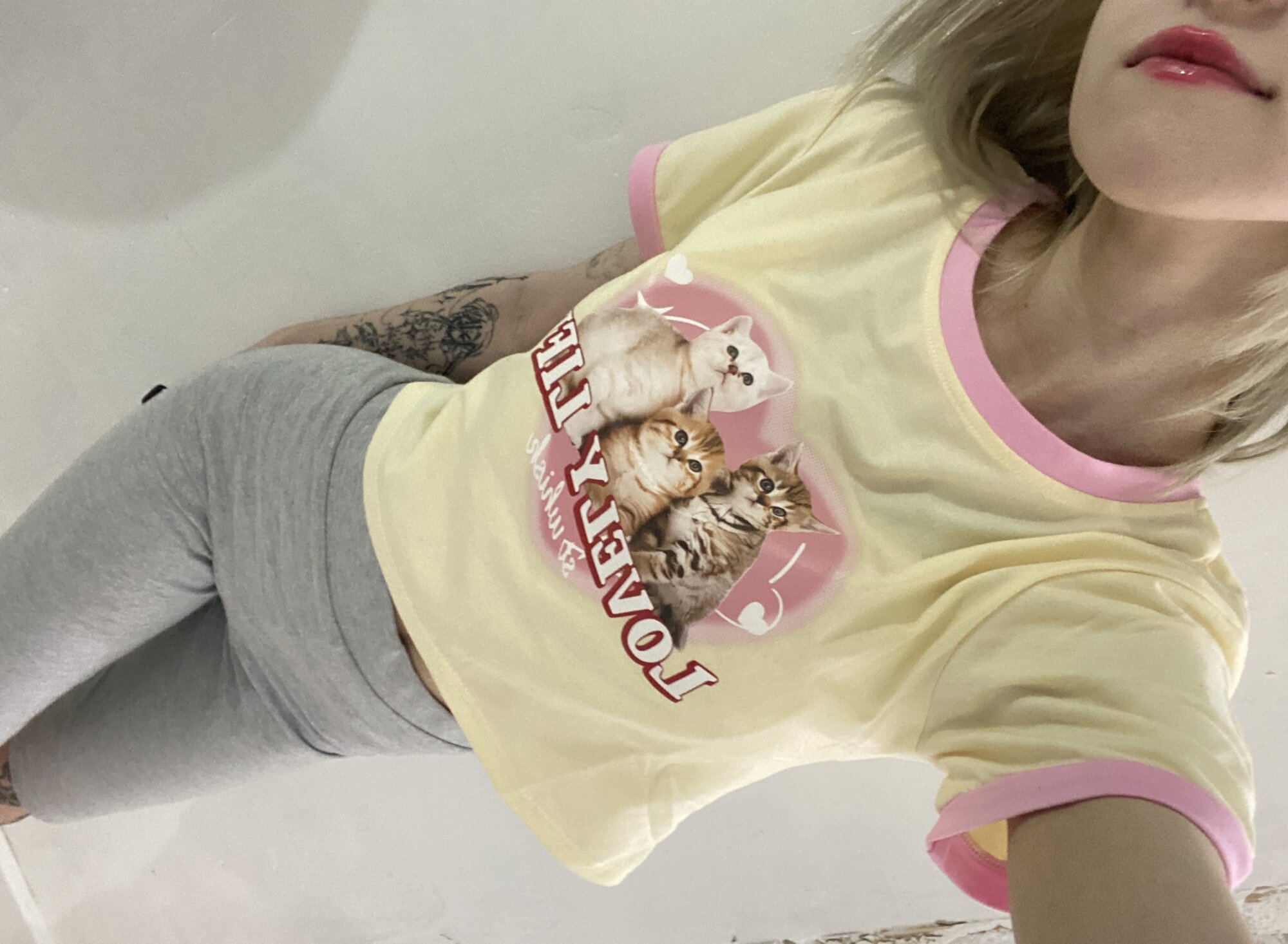 Annyme0w