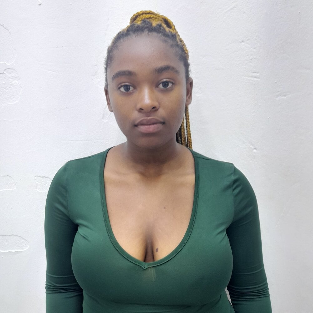 SEXYCHIKAxx live cam model at StripChat