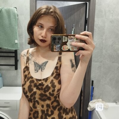 AchievedBlue Female Bigass Online Cam Strip