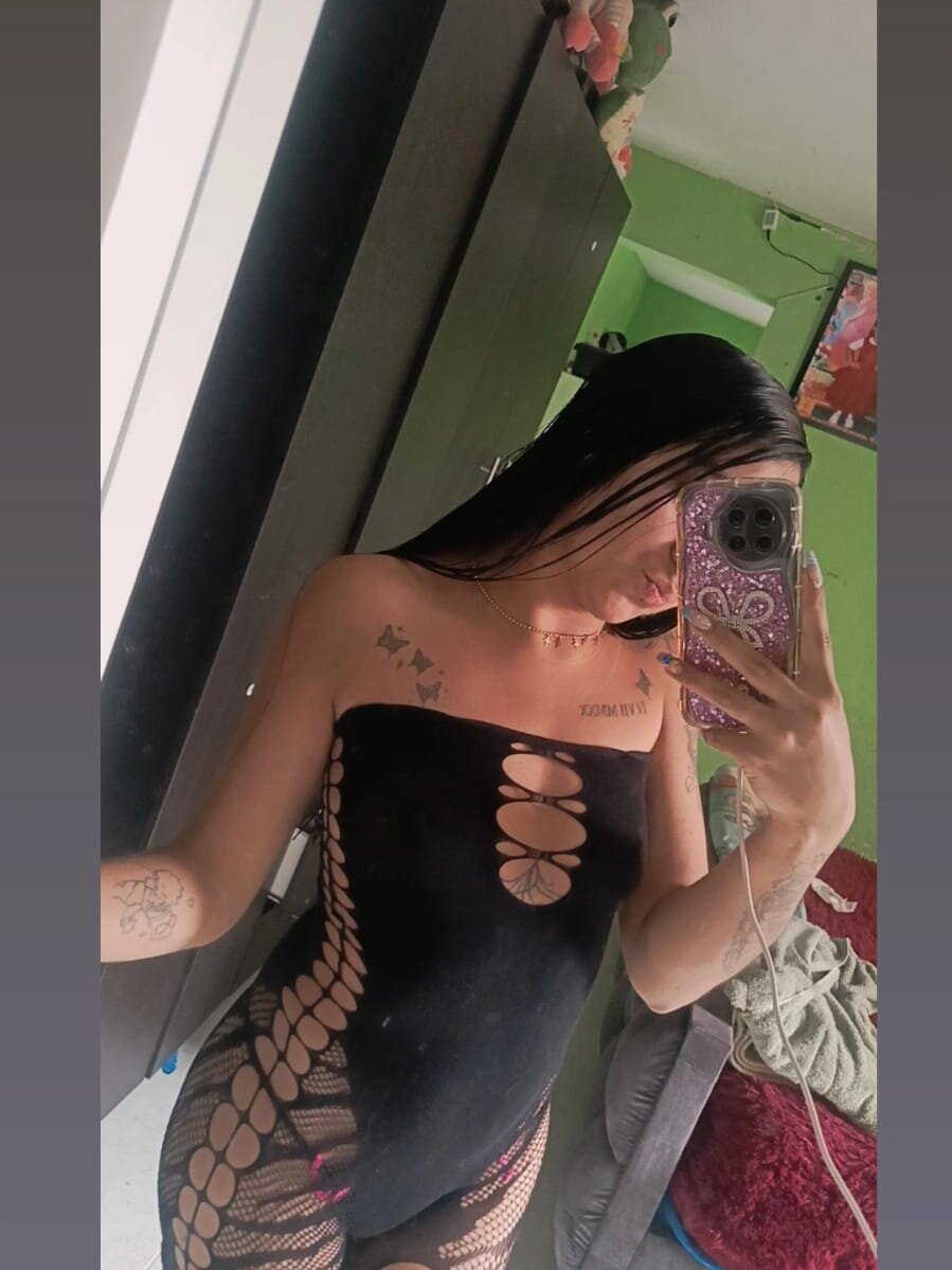 Emma_slavv_BDSM profile