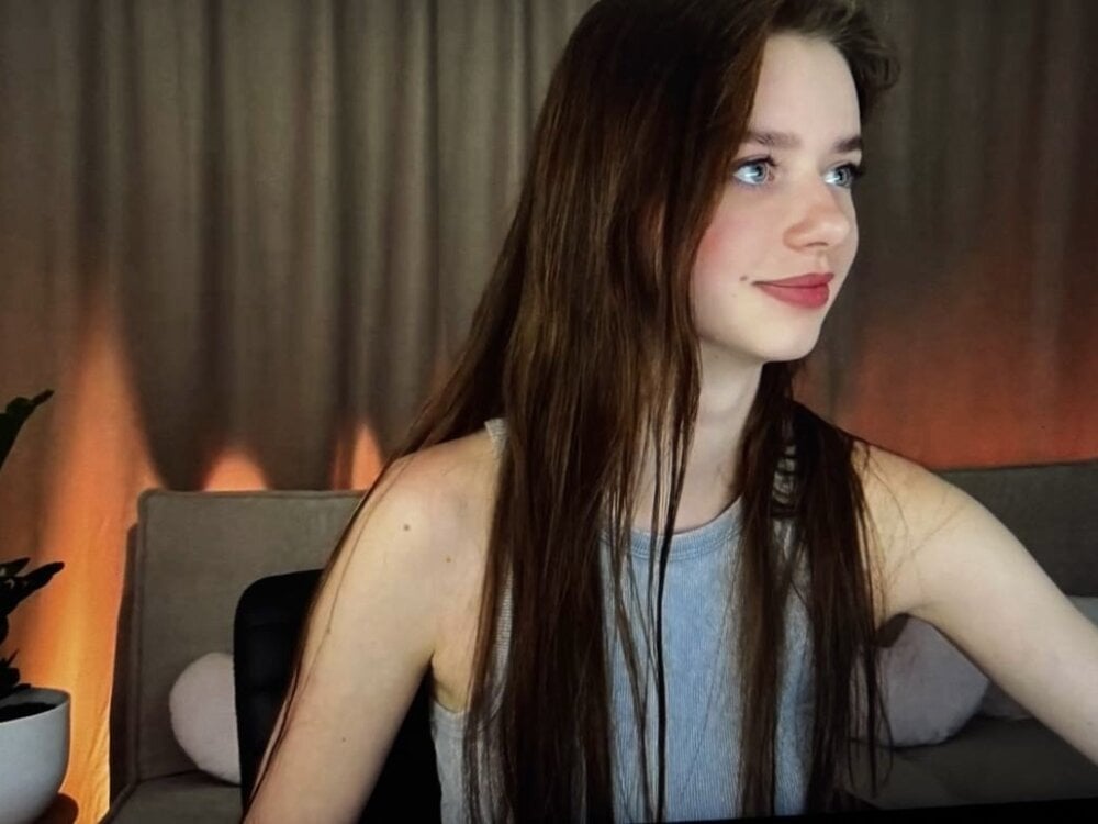 KelsiWest's chat room