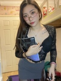 Cecilia1020's webcam live show