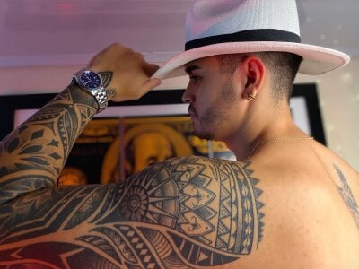 YOUR_LATIN_BOY Avatar