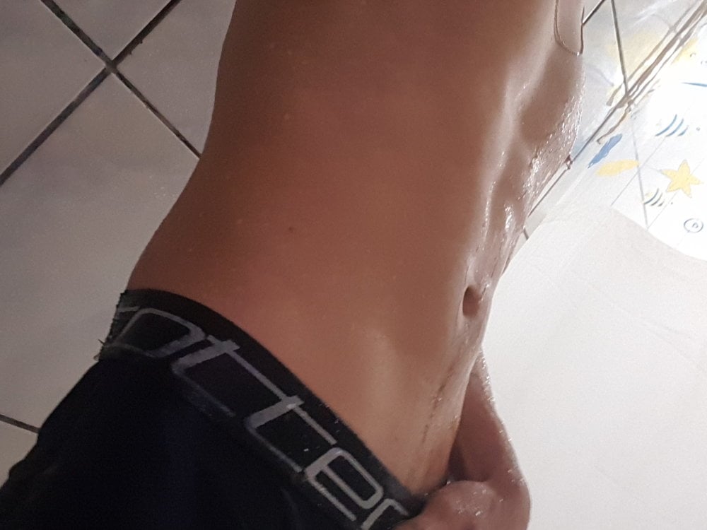 Live sex webcam photo for novinho_22s #290782640